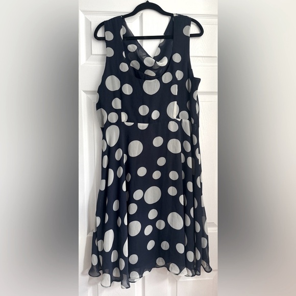 ModCloth Polka Dot A-Line Dress, Size 1X - EUC - Picture 4 of 12